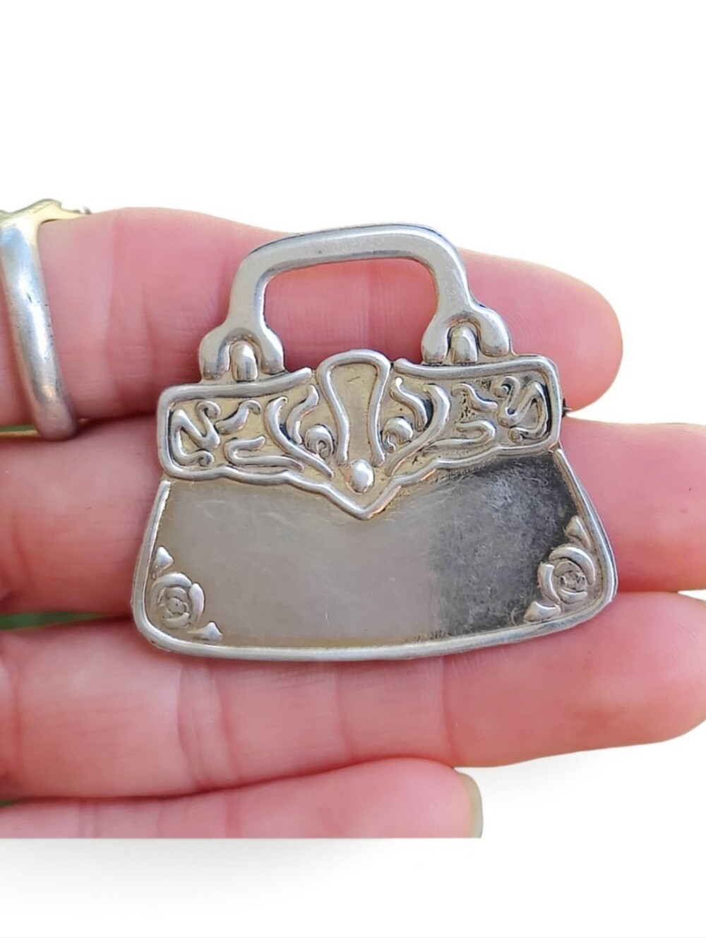 👛 Vintage Sterling Silver Purse Brooch